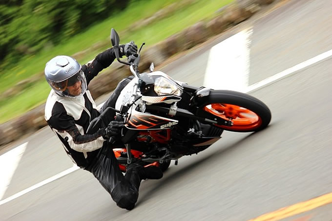 KTM 390 デューク ついにシリーズ最強モデルが登場 試乗インプレ・レビューバイクブロス