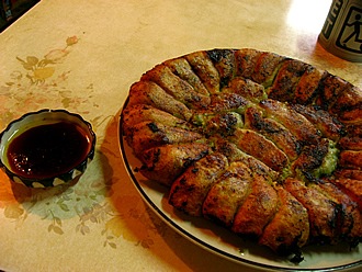 餃子1人前（7個入り）200円。写真のボリュームで1000円！こんな量でもペロッと入ります♪おなかを空かせて行ってみてくださいね！